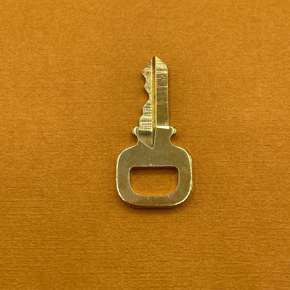 Louis Vuitton Gold Tone Cadena Key #306 For Speedy Alma Lock LV 🔑 - Picture 9 of 13